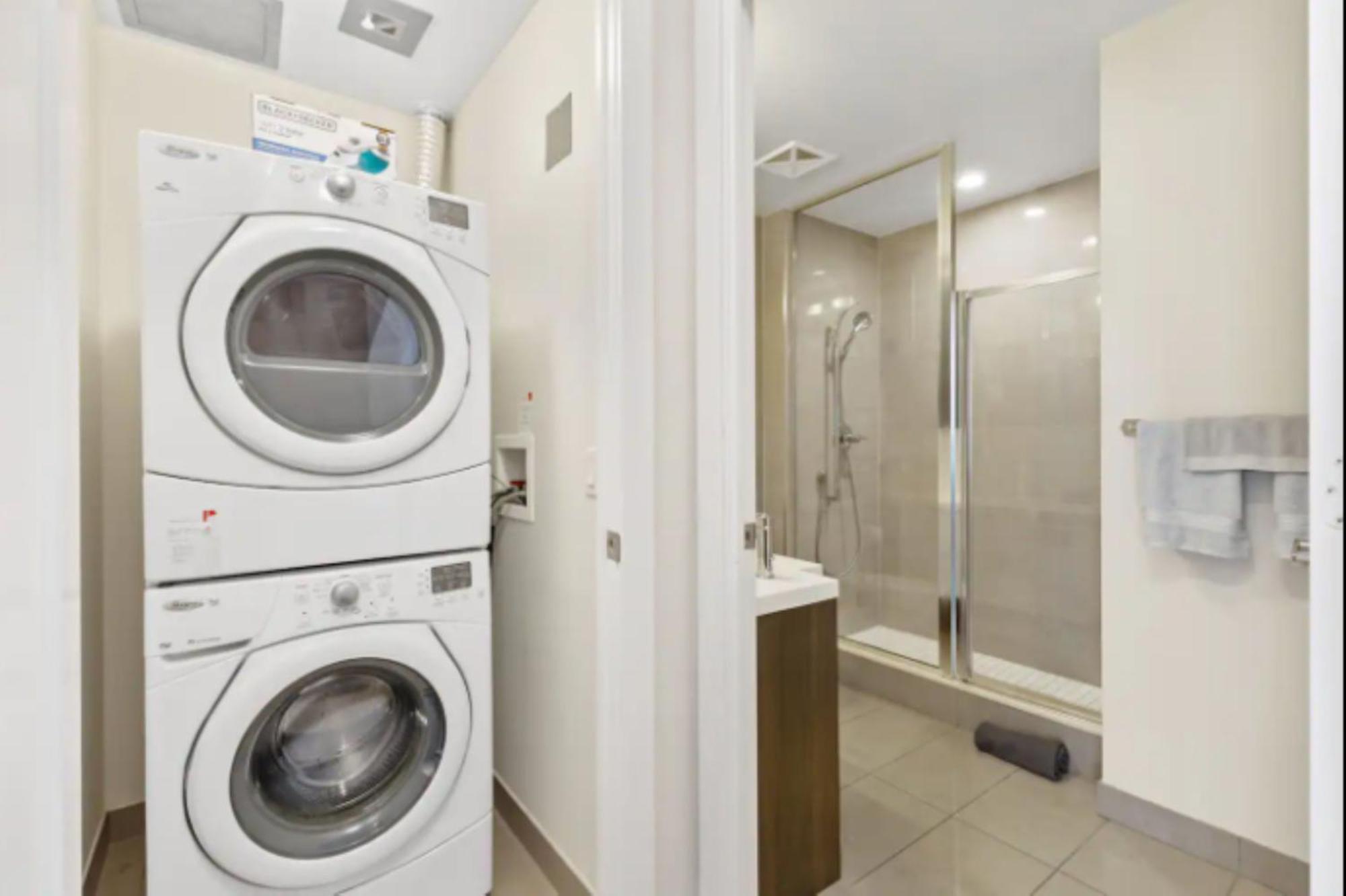 Comfort Iceboat Suites Lakeview & Free Parking Apartment *