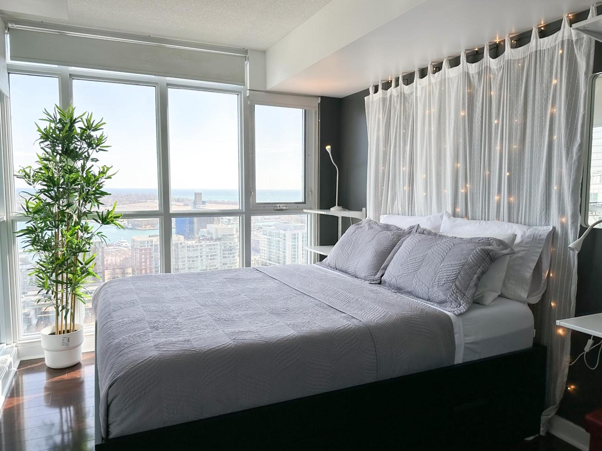 Comfort Iceboat Suites Lakeview & Free Parking * Toronto