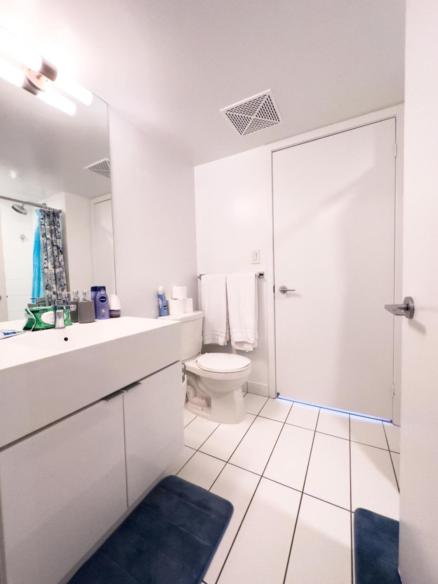 Comfort Iceboat Suites Lakeview & Free Parking Apartment